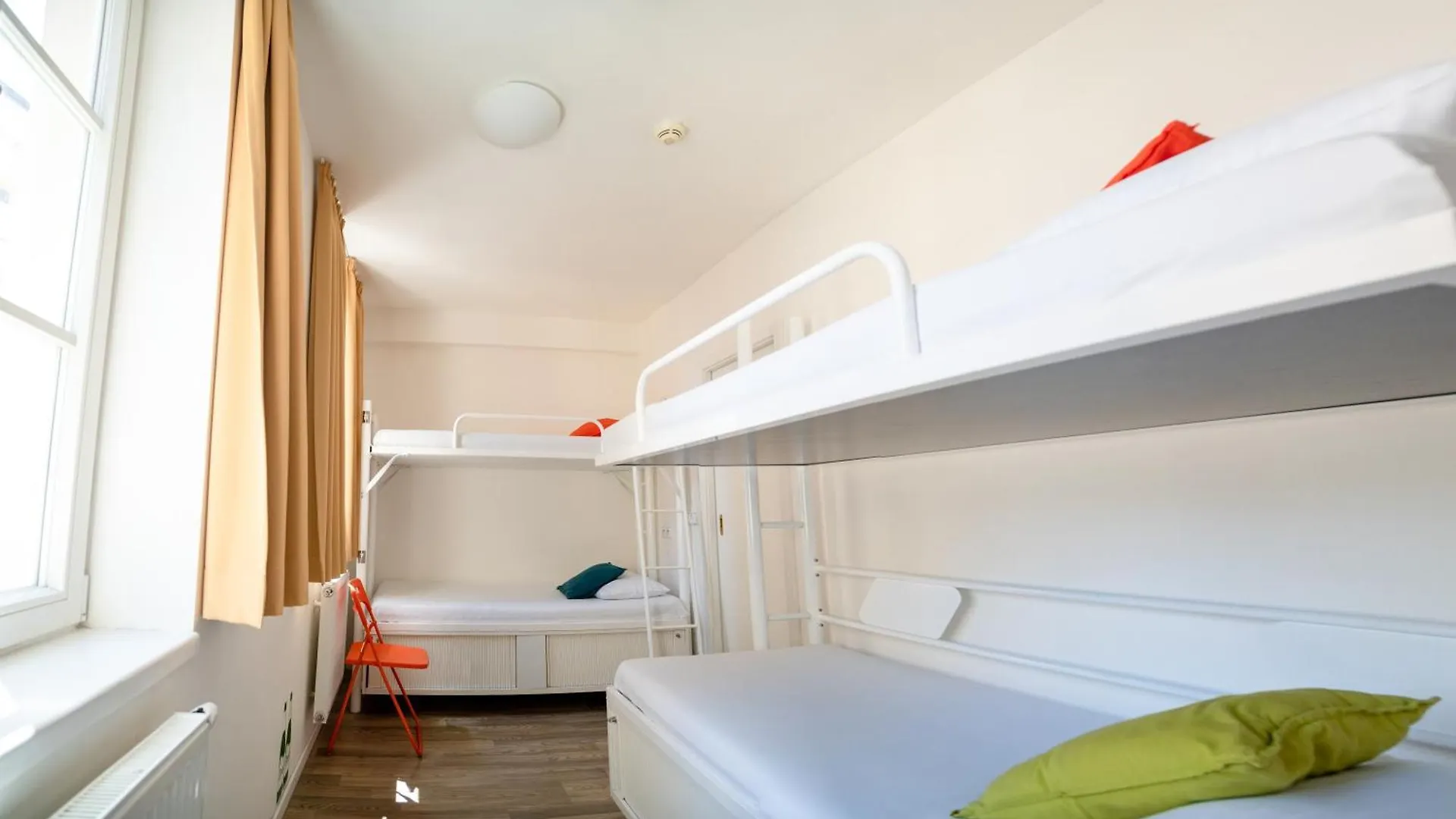 Hostel Safestay Prague Charles Bridge