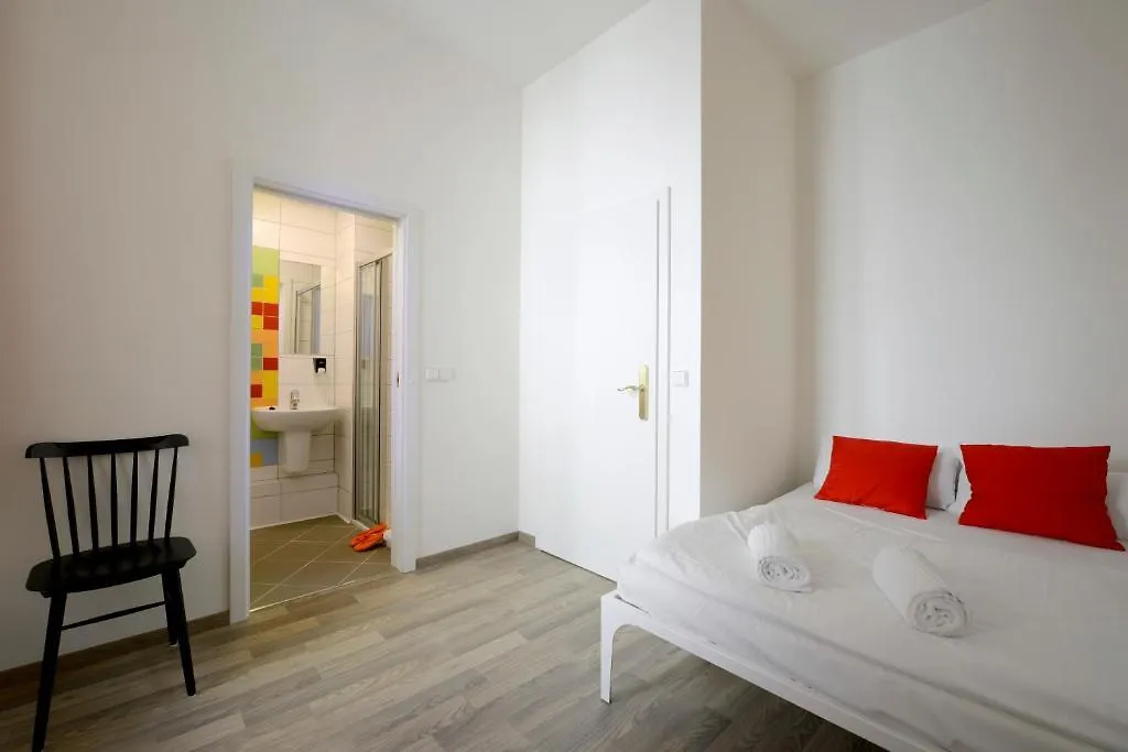 Hostel Safestay Prague Charles Bridge
