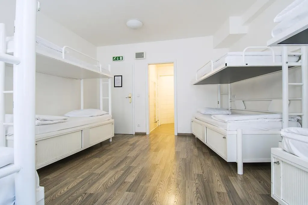 Hostel Safestay Prague Charles Bridge