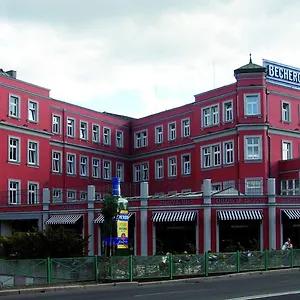 apartmany-becherplatz.karlovyvary-hotels.com/