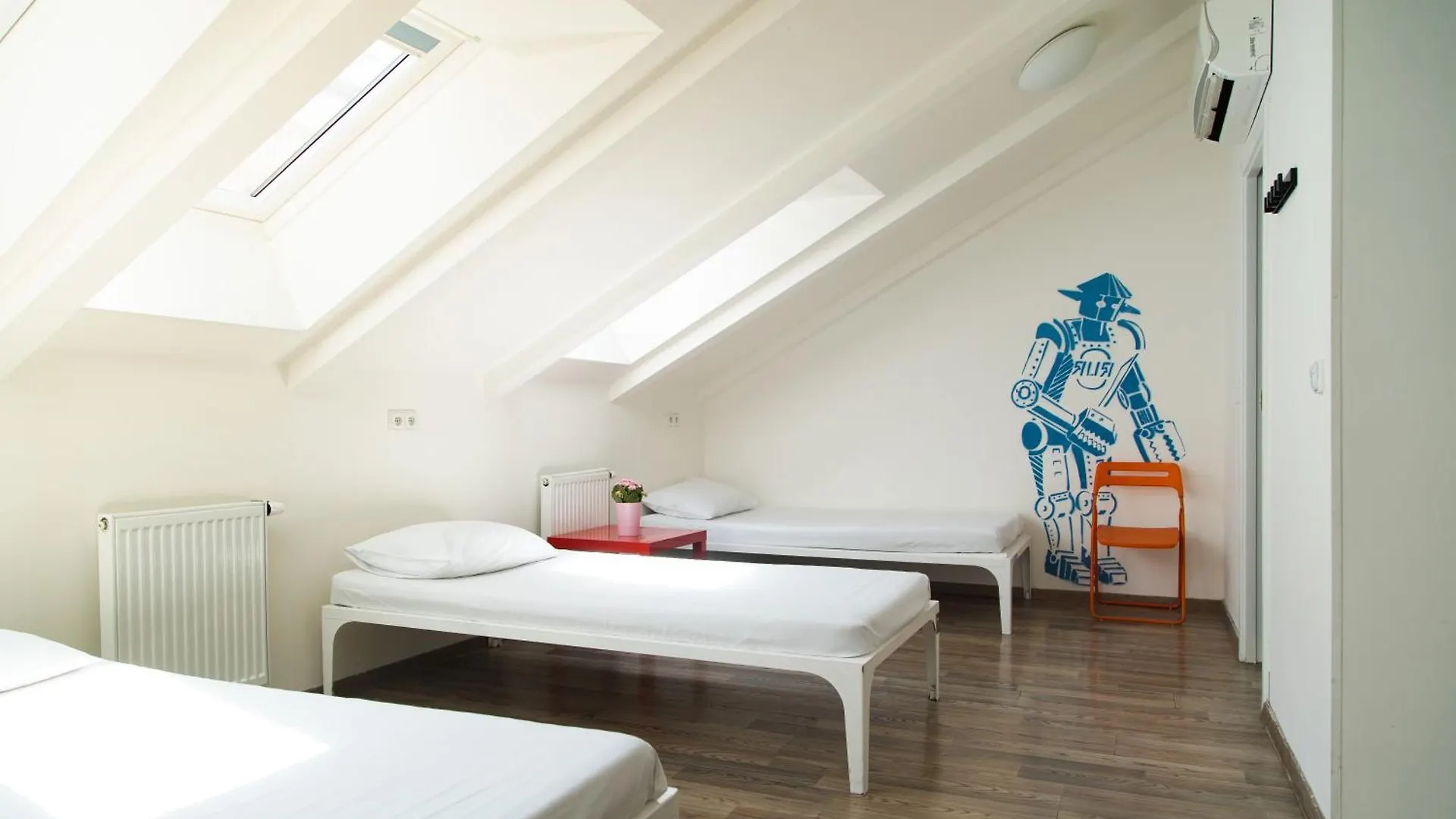 Hostel Safestay Prague Charles Bridge