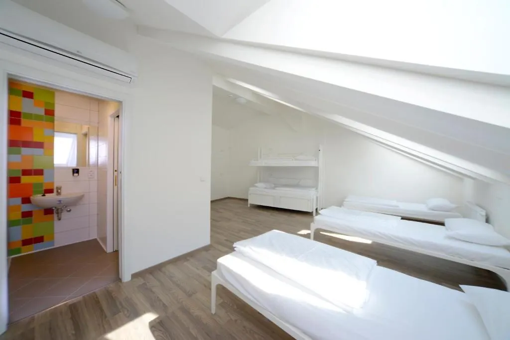 Hostel Safestay Prague Charles Bridge