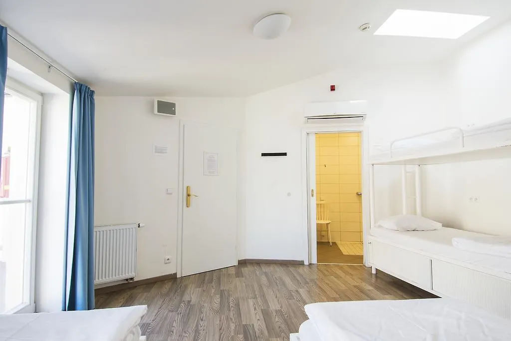 Hostel Safestay Prague Charles Bridge